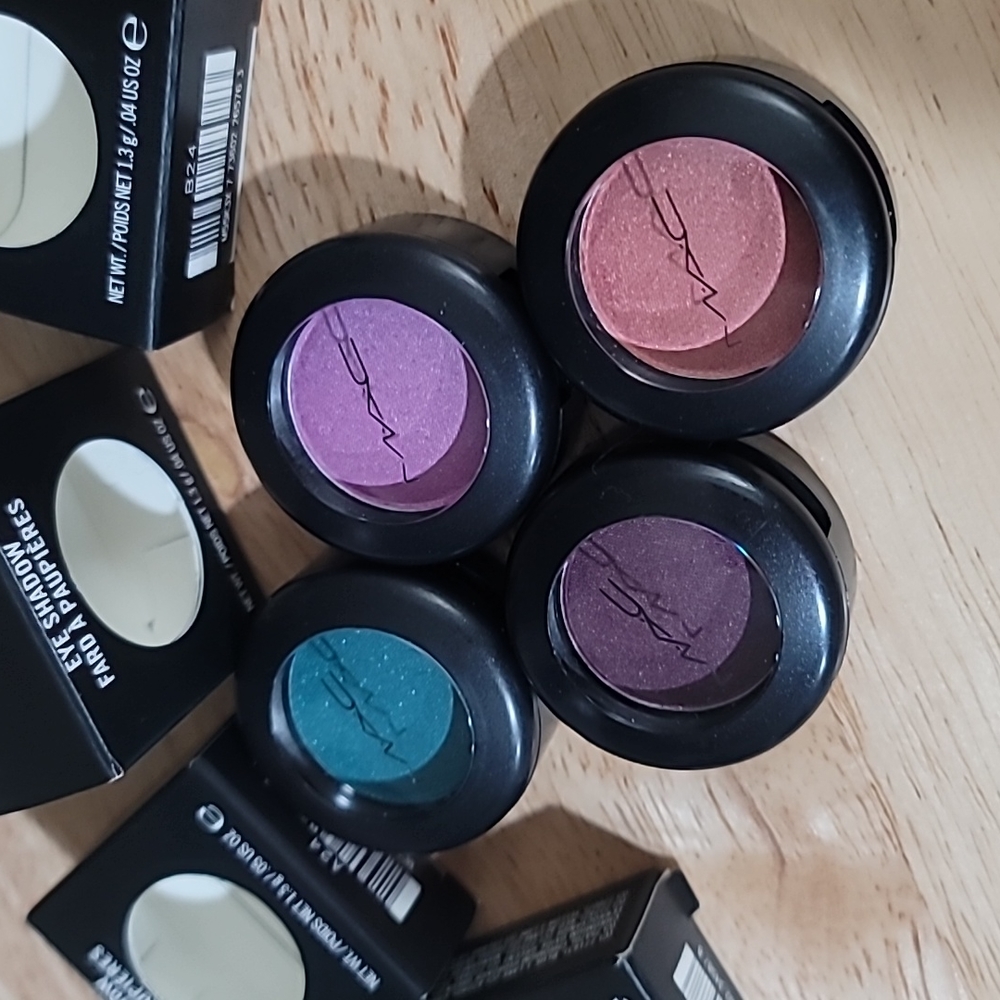Mac moody blooms eyeshadow set of 4